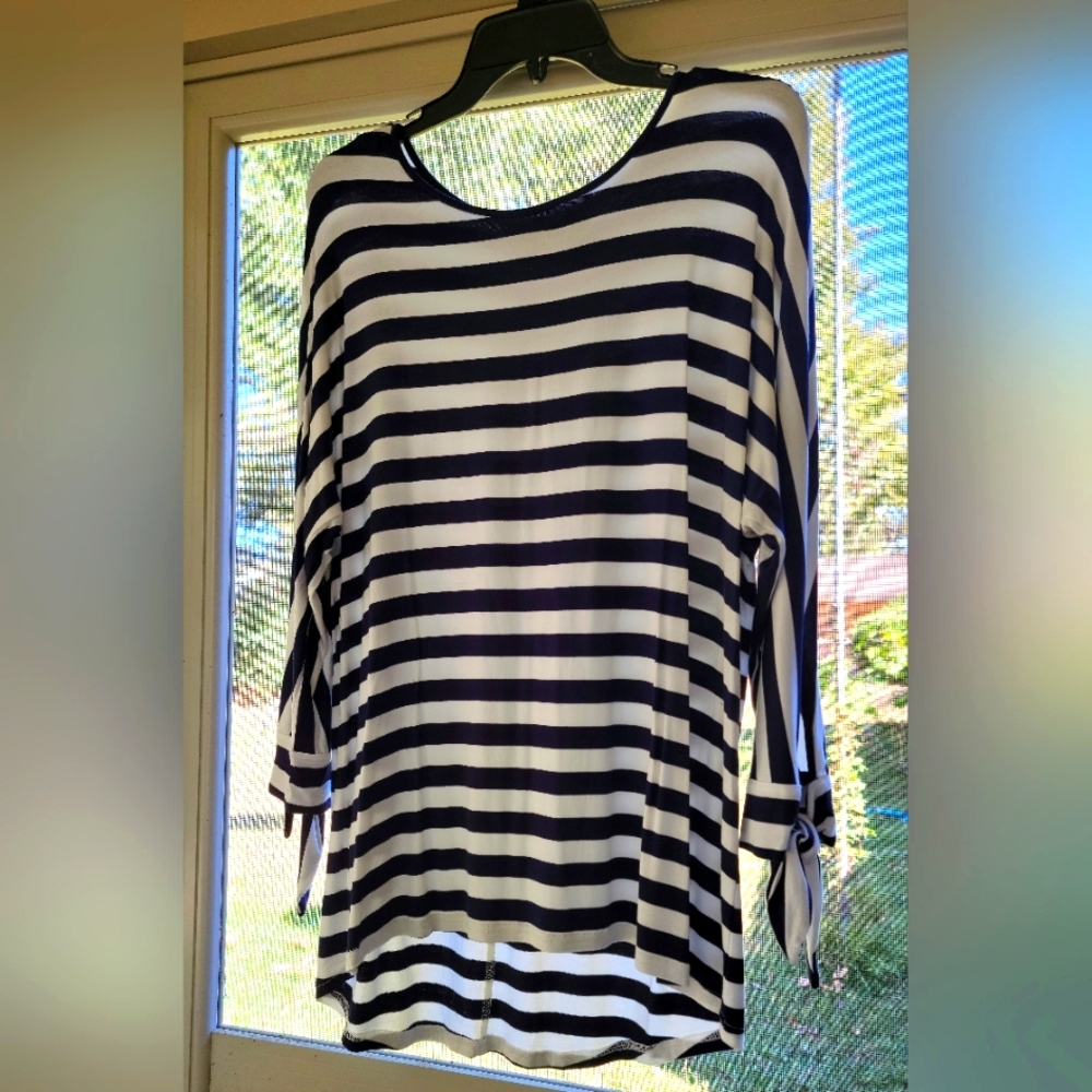 Womens scoop neck top, NWOT